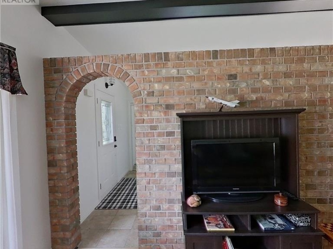 4 MAYPARK Drive, 