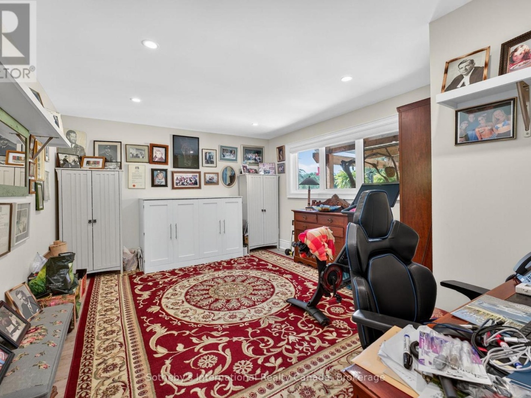 1082 BEAUMONT FARM ROAD, 