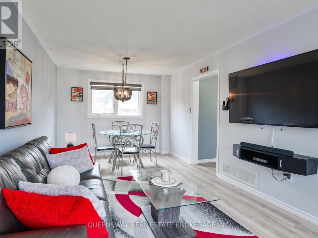 10 LEWIS DRIVE, Orillia