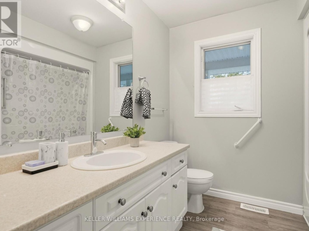 2372 KINNEAR SIDE ROAD, 