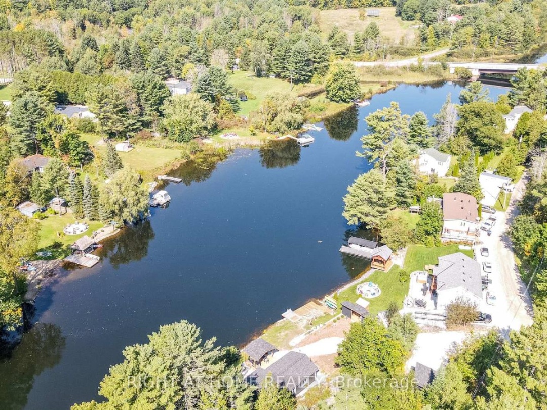 8150 Laidlaw Avenue, Severn Lake