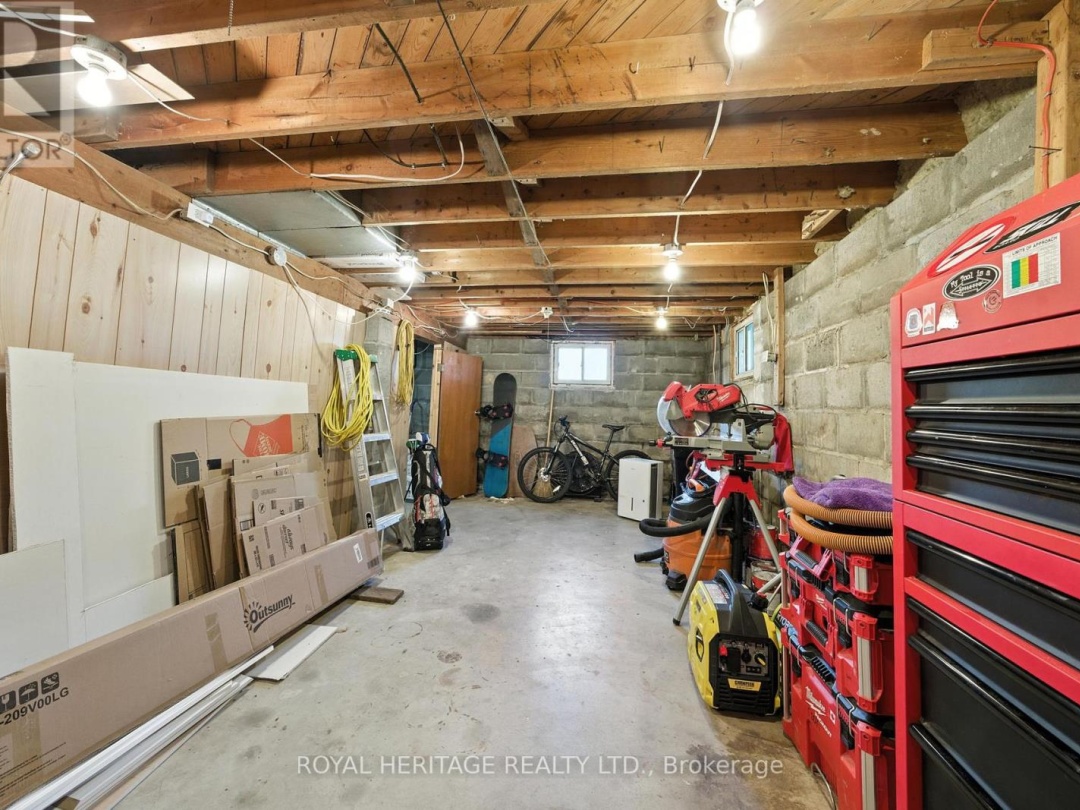 125 ELM TREE ROAD N, 