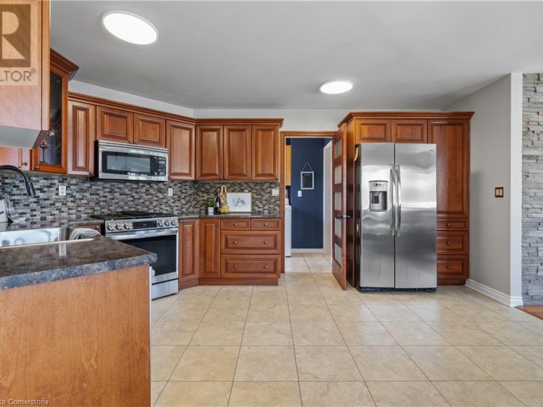 33 Totten Drive Drive, Sturgeon Lake