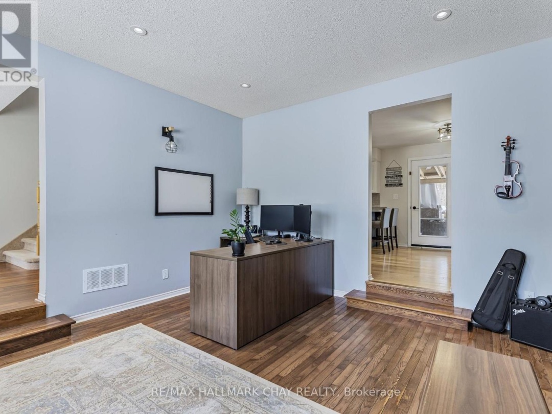5810 Lowanda Lane, Ramara