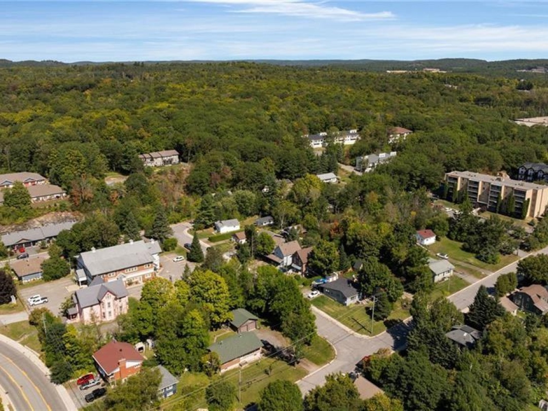 14 FETTERLY Street N, 