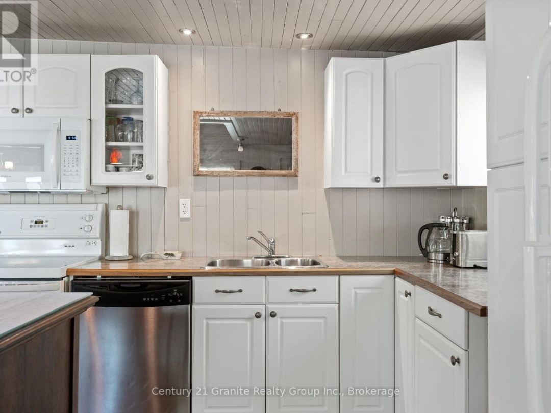359 Avery Point Road, Dalrymple Lake