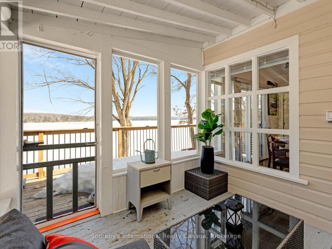 1028 Hillcrest Lane, Halls Lake