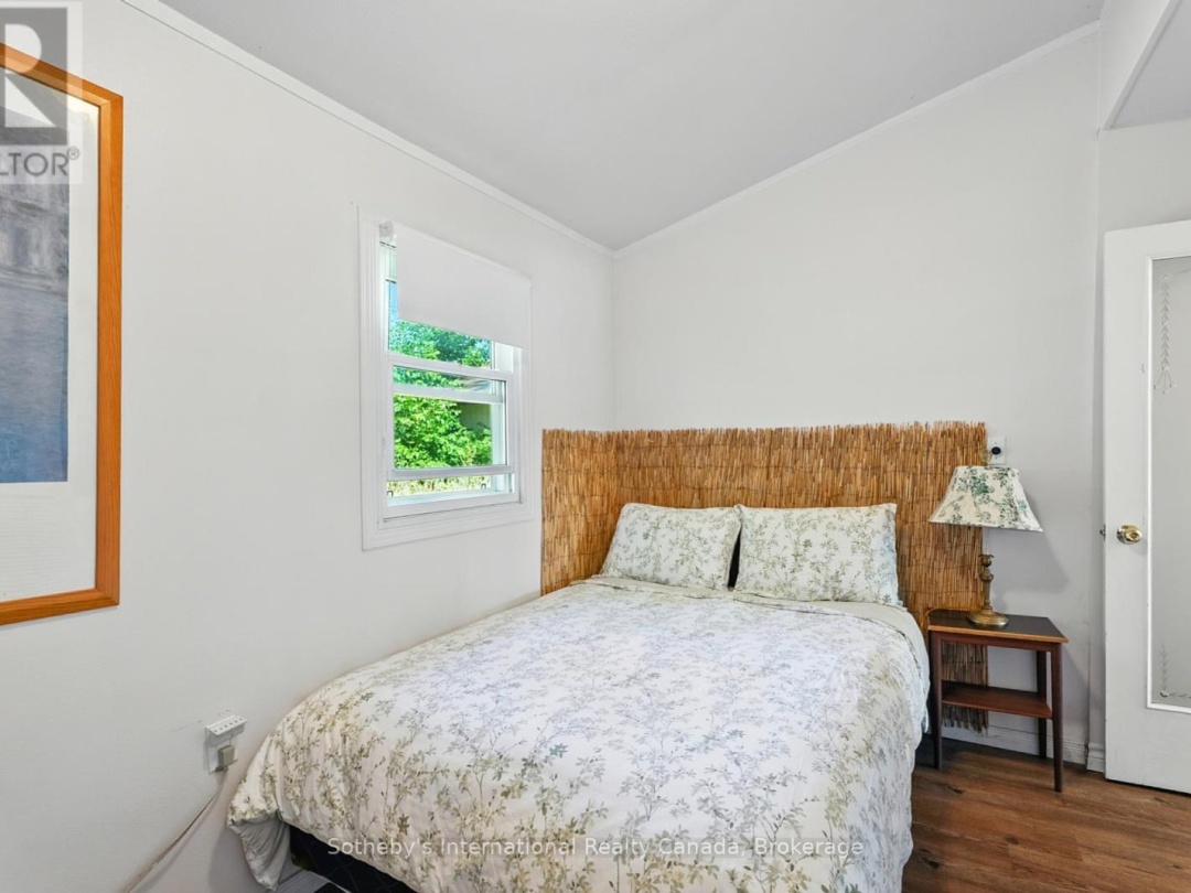 1118 SOUTH KAHSHE LAKE ROAD, 