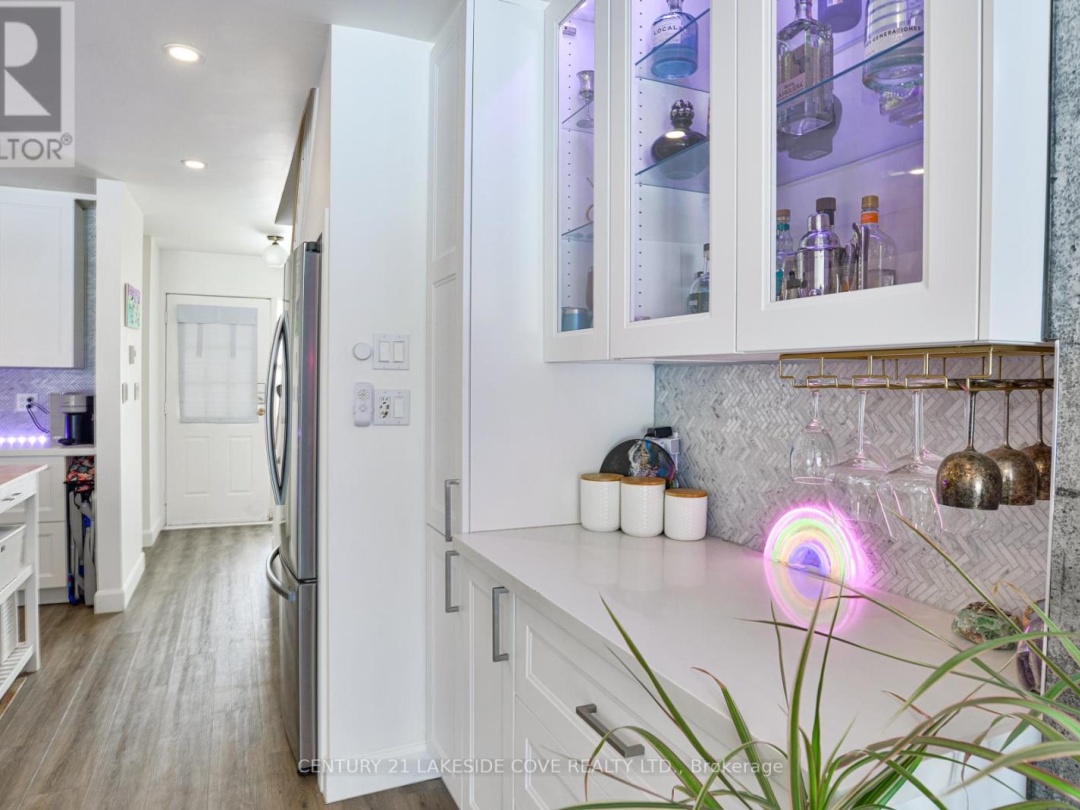 19 4 Paradise Boulevard, Lake Simcoe