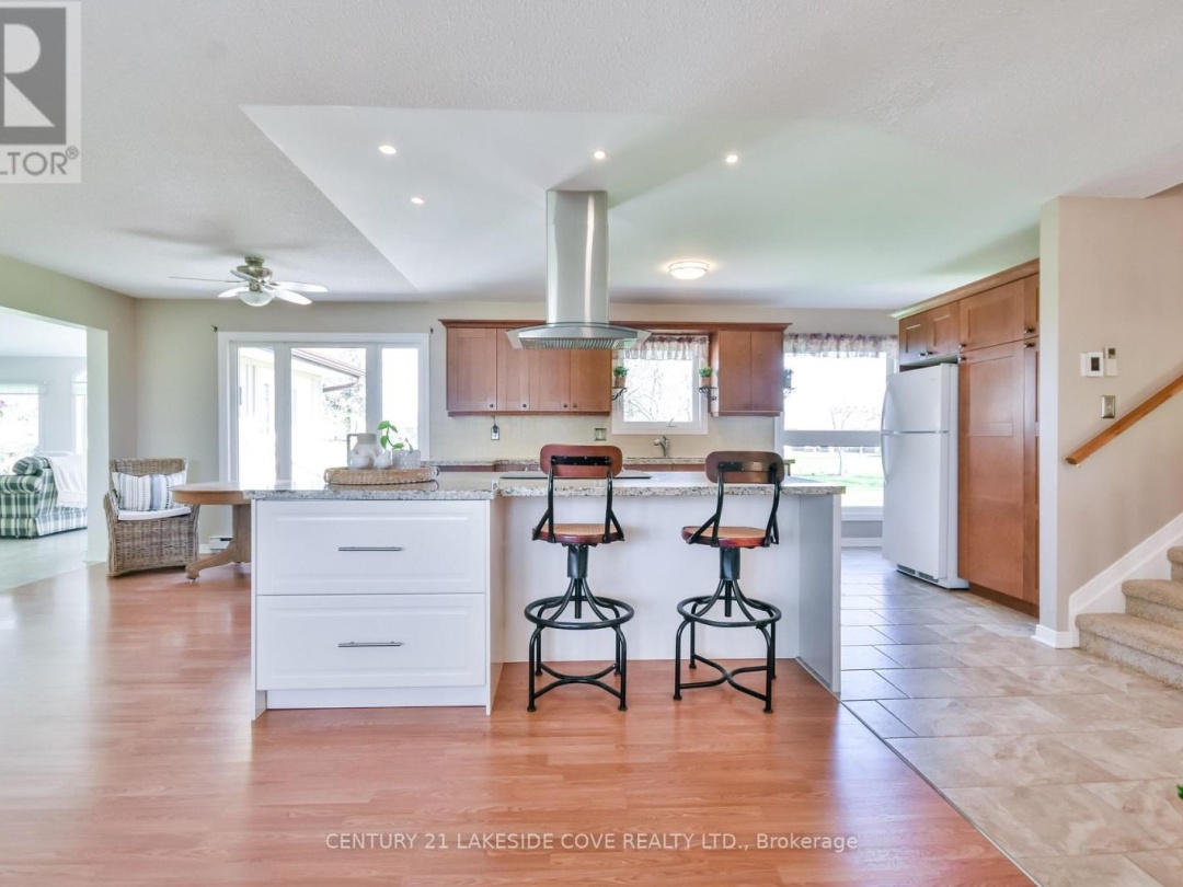 121 Bayshore Drive, Lake Simcoe