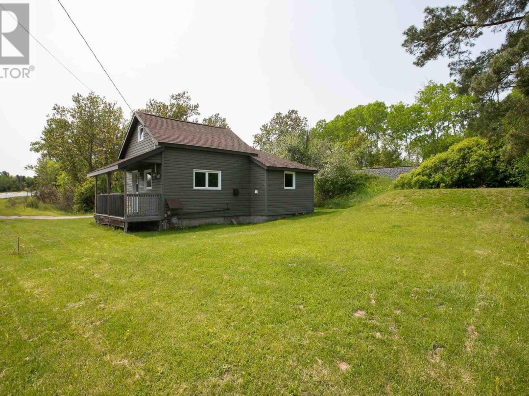 7940 Highway 17 E, Johnson Township