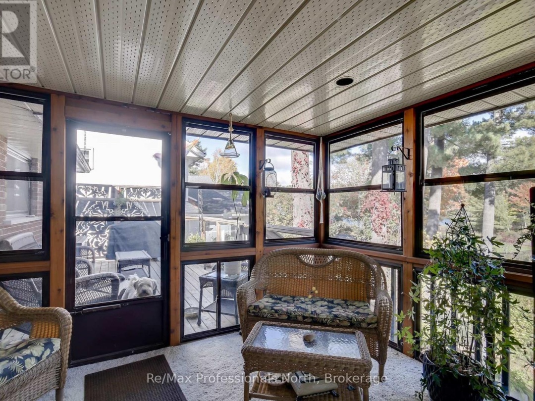 324 Bethune Drive N, Gull Lake