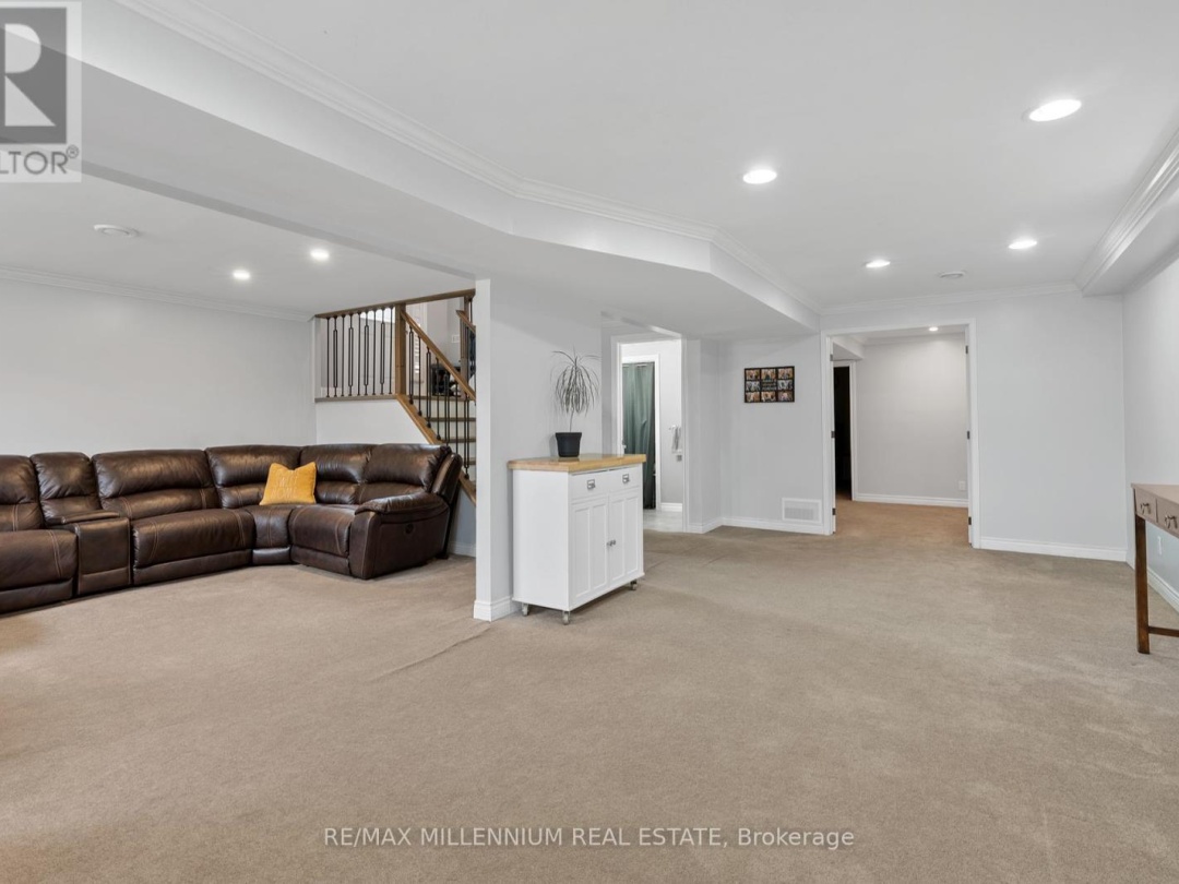 39 TOBOGGAN HILL DRIVE, 