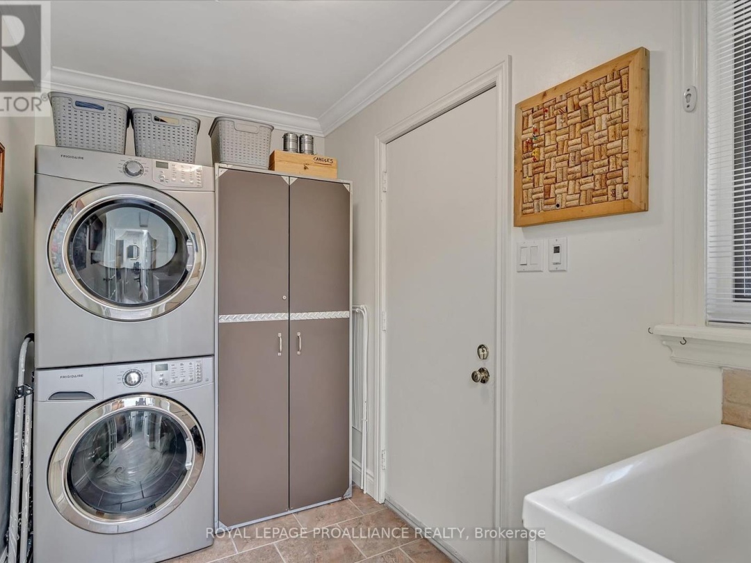 2 Patricia Place, Pigeon Lake