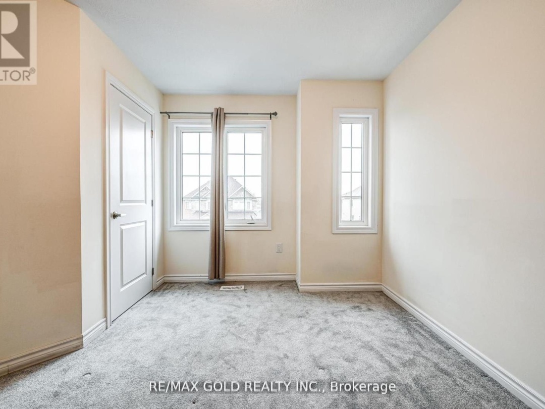 84 Atlantis Drive W, Orillia