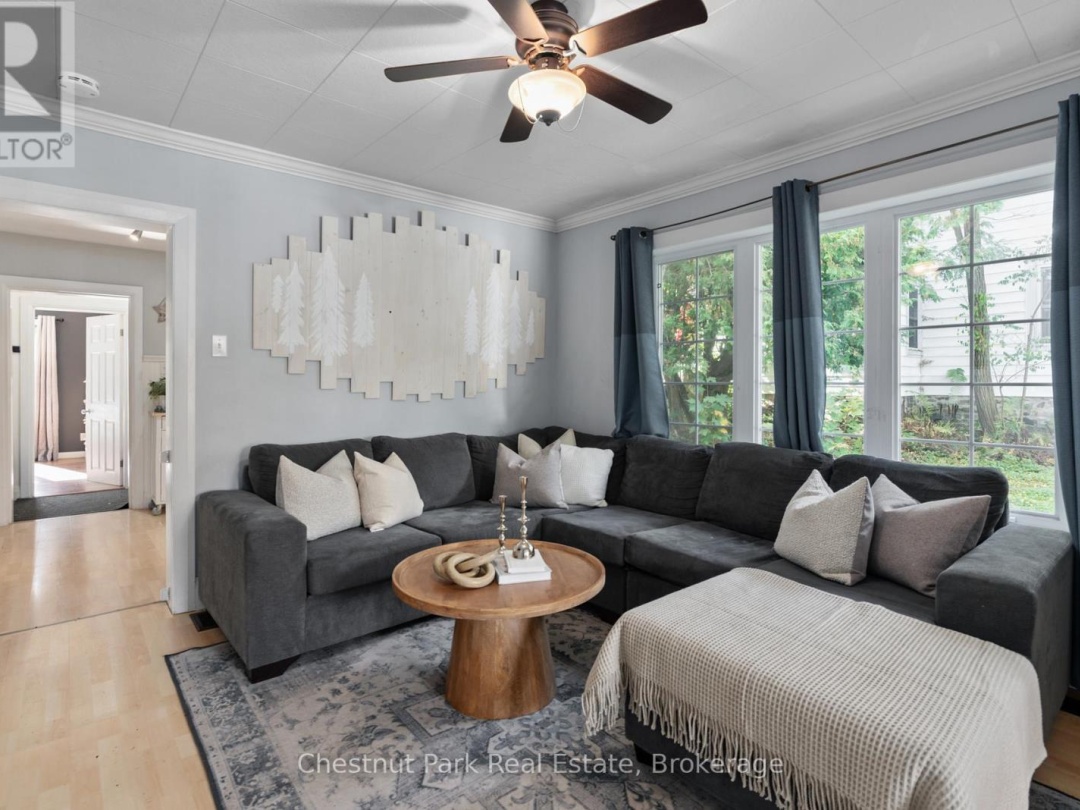 3 CORA STREET E, 