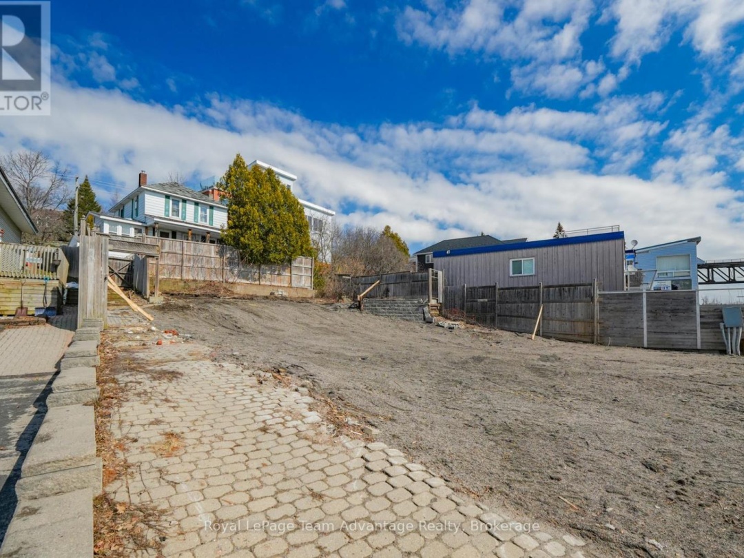 22 Bay Street, Parry Sound