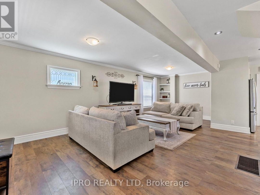 280 Mary Street, Orillia