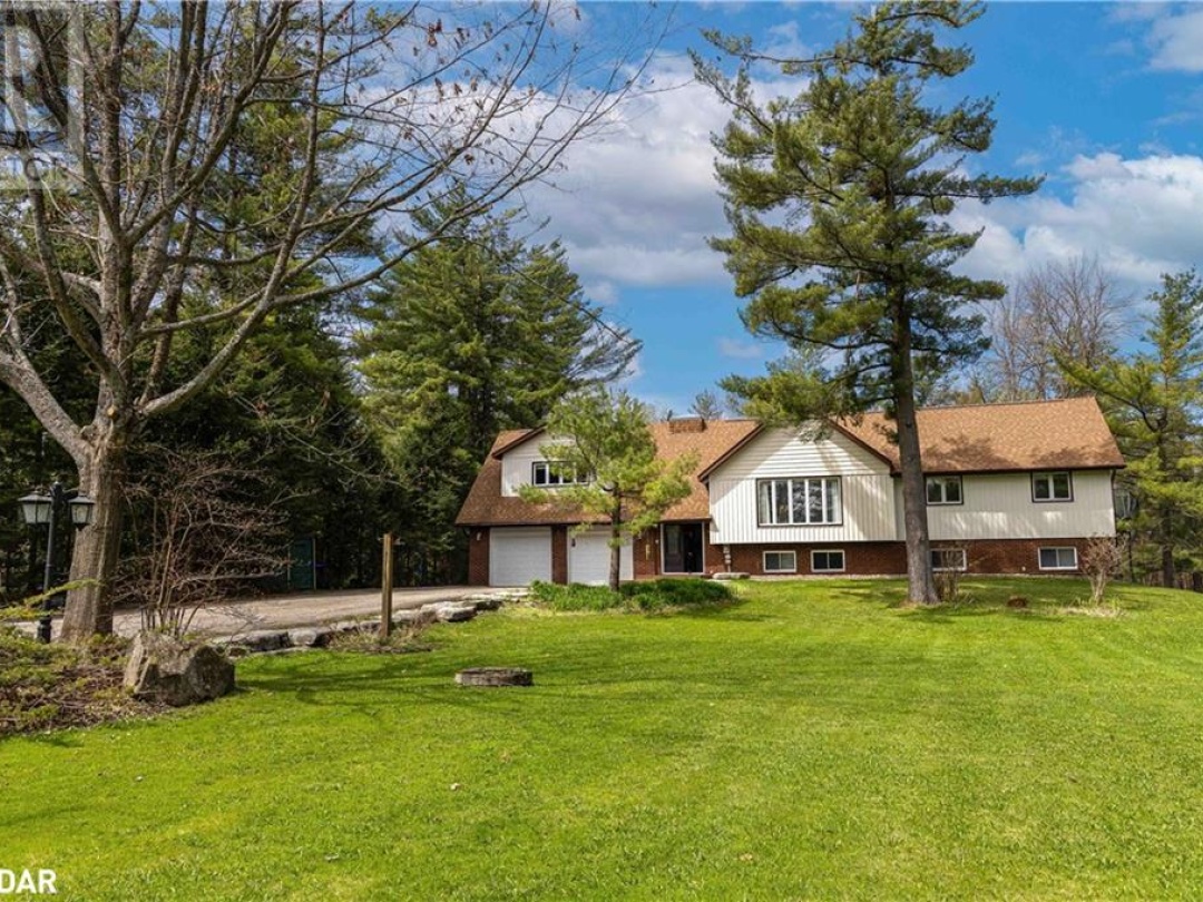 1936 Peninsula Point Road, Sparrow Lake