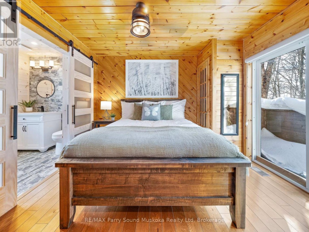 587 Centre Road, Manitouwabing Lake