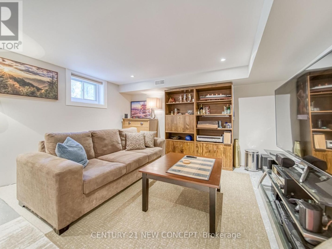 51 FITTONS ROAD E, 