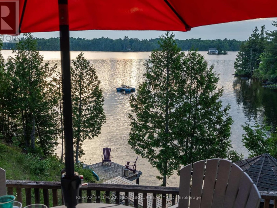 402 STEENBURG LAKE ROAD S, 