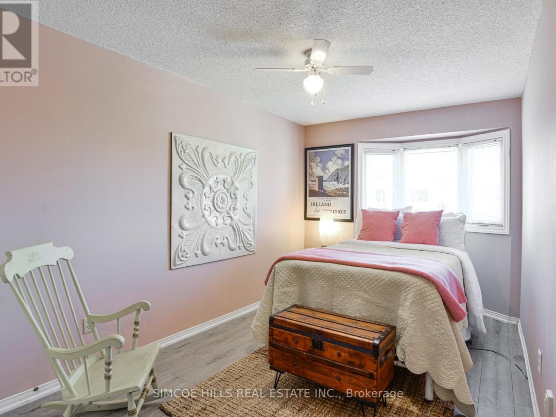 17 - 492 LACLIE STREET, 