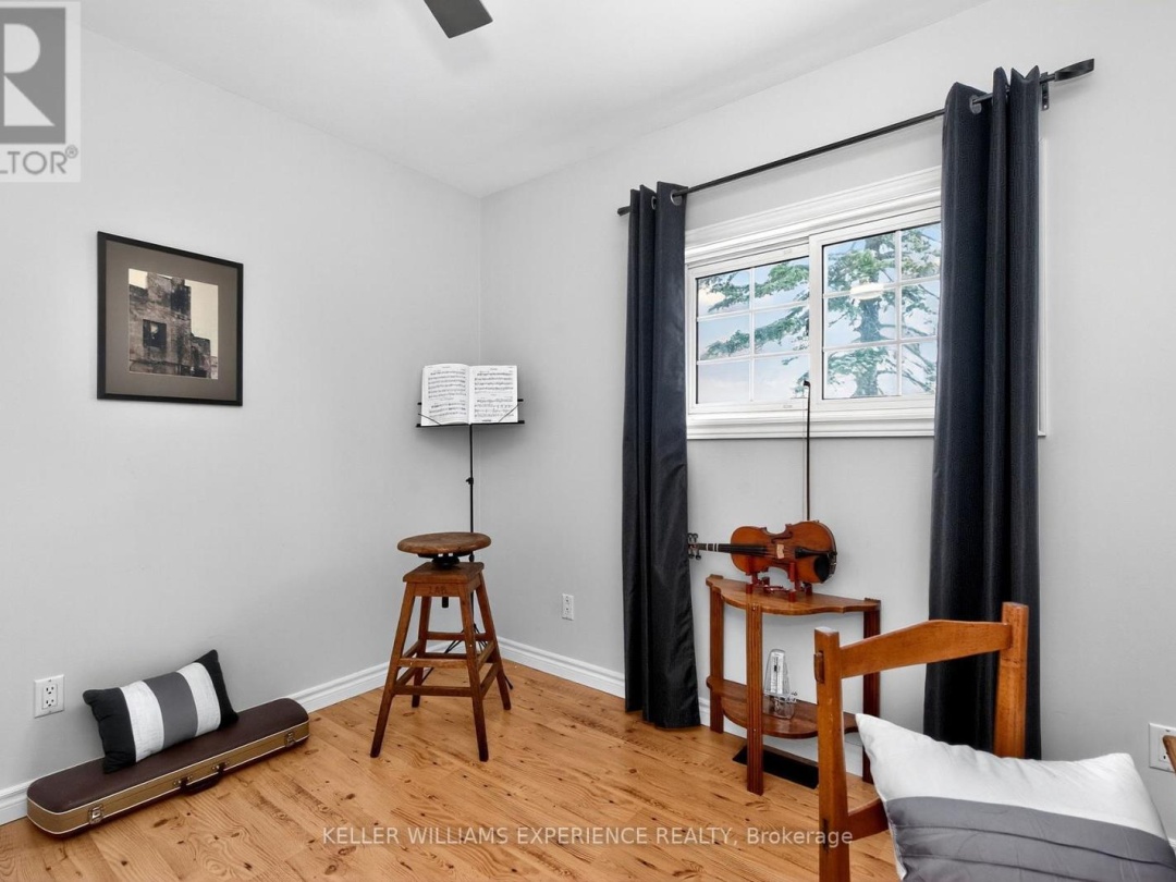 8 THATCHER PLACE, 