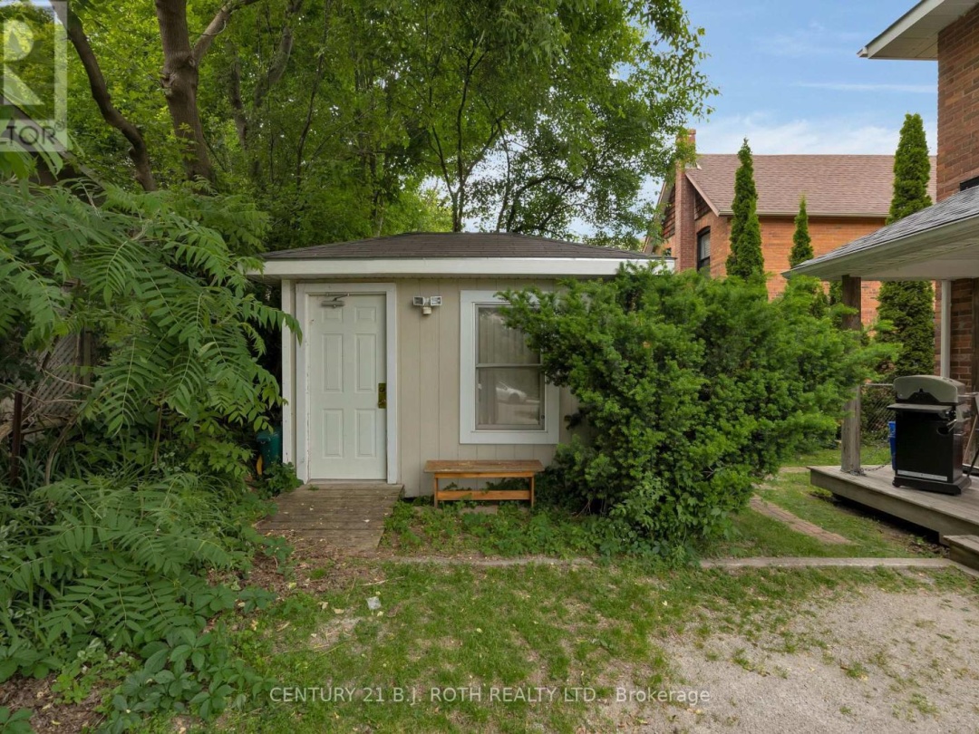 165 PARKVIEW AVENUE, 