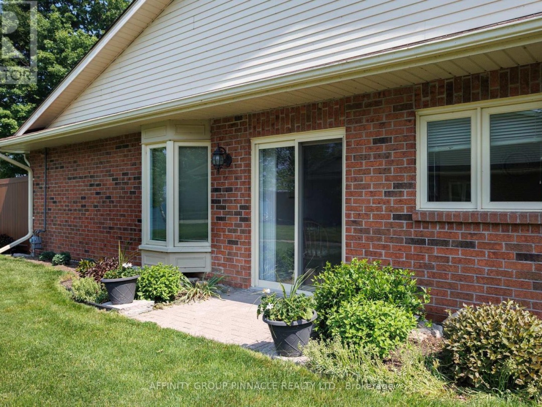 16 - B90 PARKLAWN BOULEVARD, 