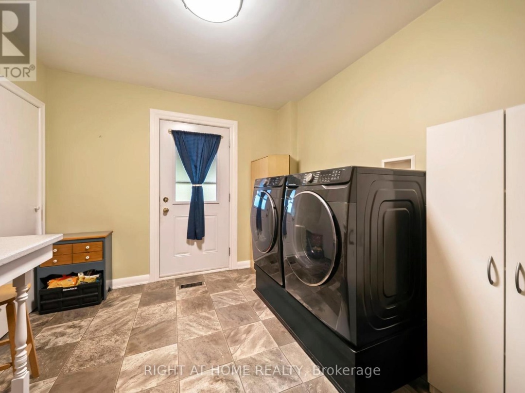 392 BAYVIEW PARKWAY, 