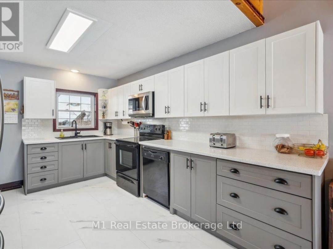 16A Hayhoe Road, Silver Lake