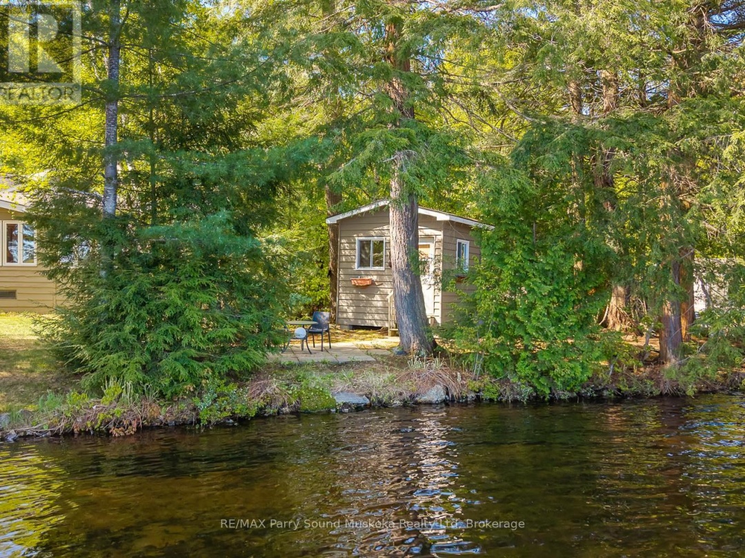 3 Maureen Drive, Little Whitefish Lake