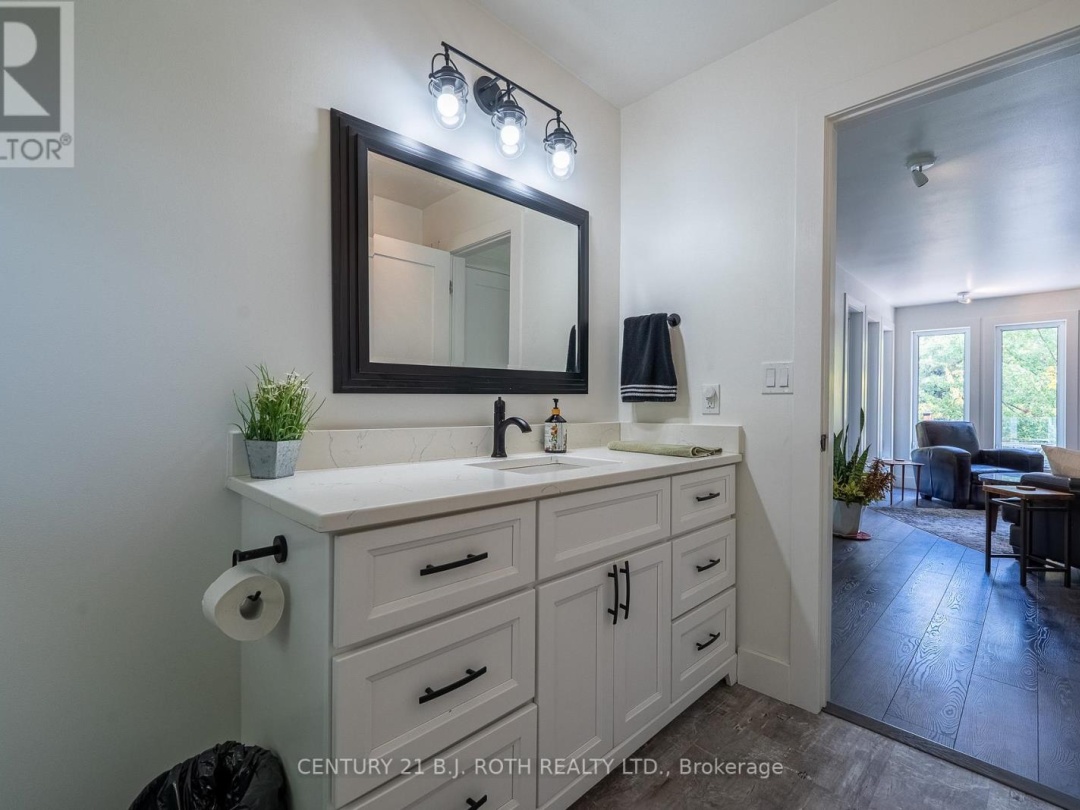 8101 KINGS RIVER ROAD, 