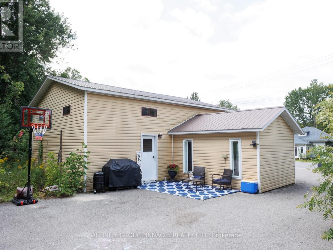 3462 MONCK ROAD, 