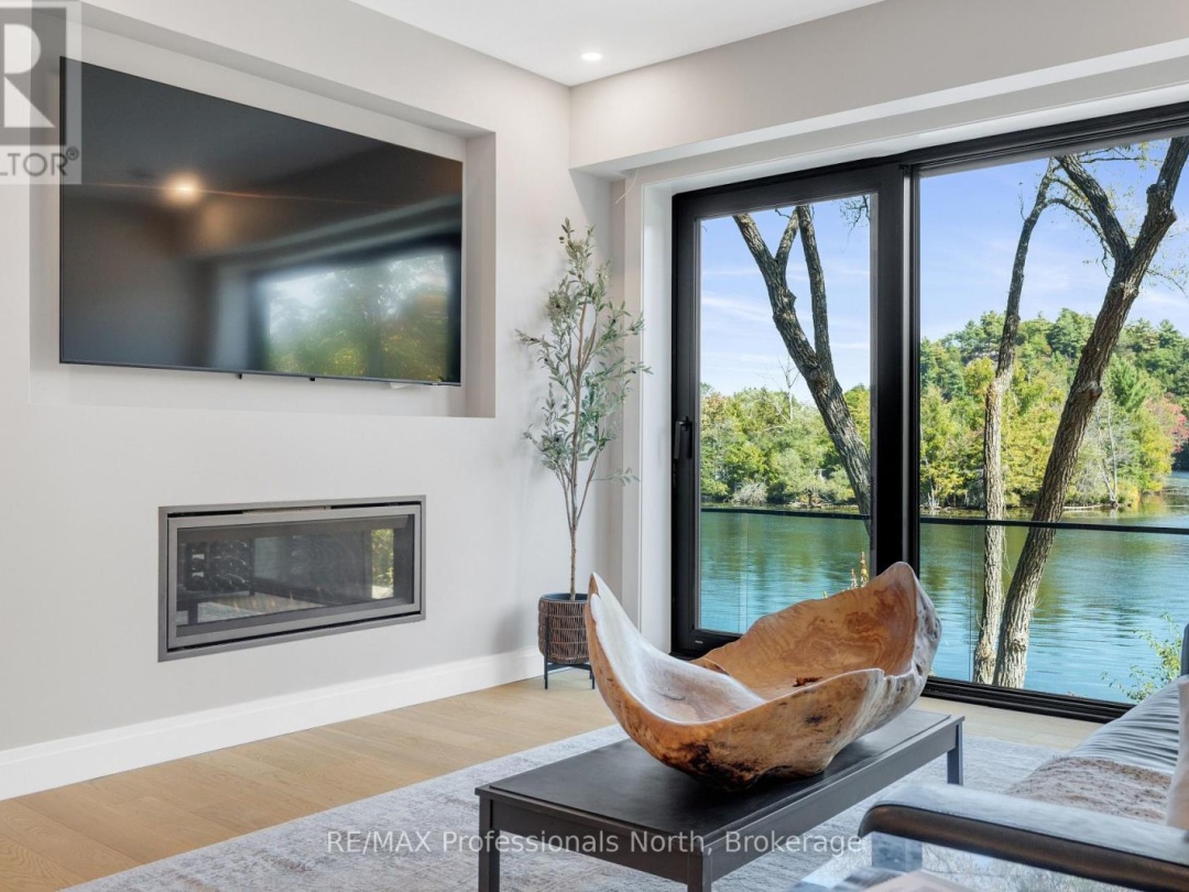 301 - 32 BRUNEL ROAD, 