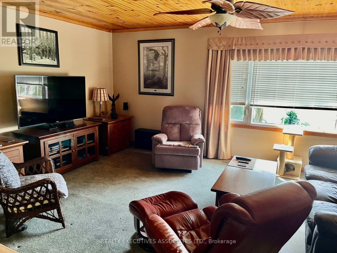 22 LAKEVIEW BOULEVARD, 