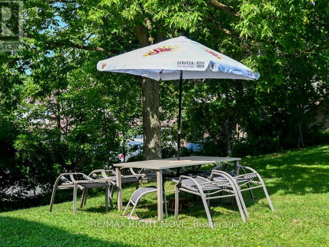 102 54 Fittons Road W, Orillia