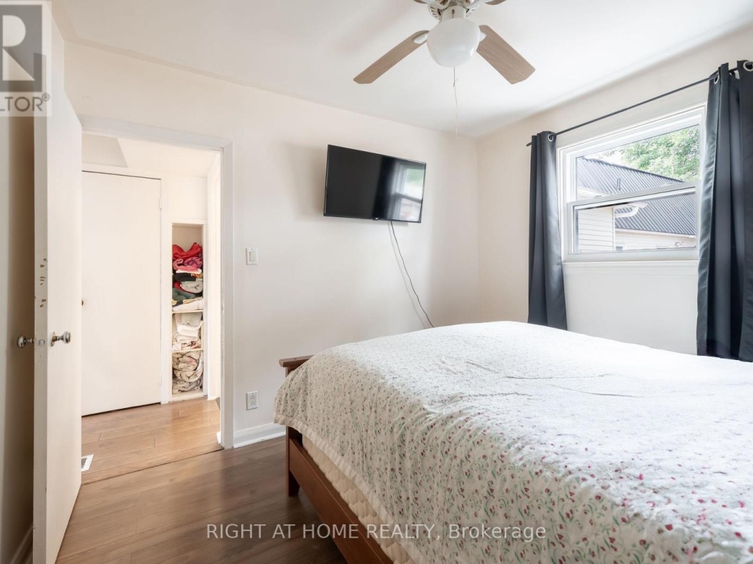 3392 CORONATION AVENUE, 