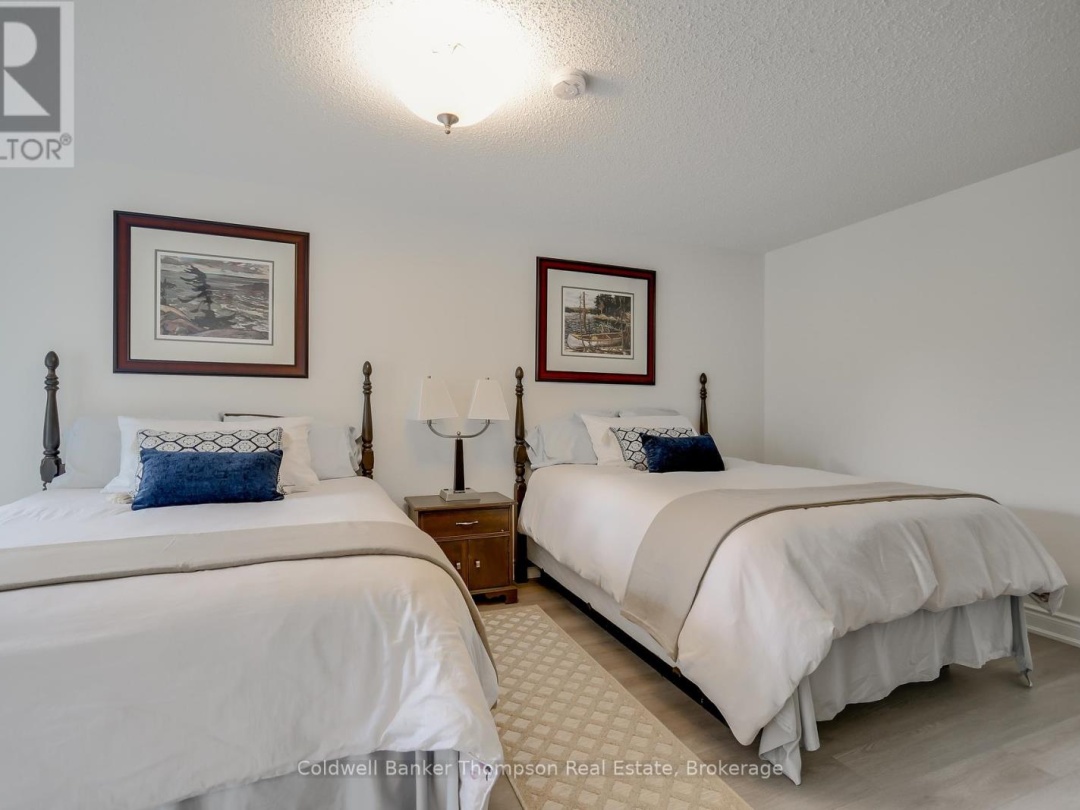105 32 Deerhurst Greens Drive, Peninsula Lake