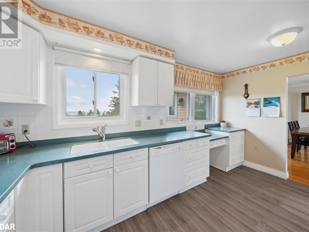 381 Country Club Circle, Pigeon Lake