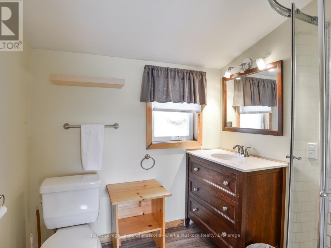 7 - 7 SILVER POINT ROAD, 