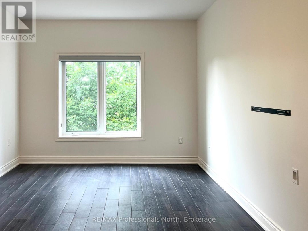 204 - 4 LAKE AVENUE, 