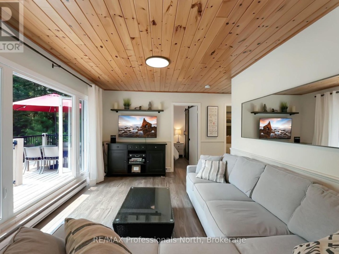 1998 Alsop Road, Glamor Lake