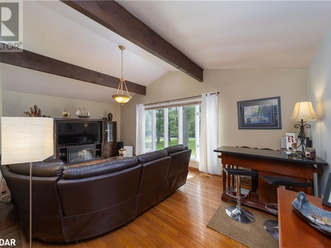 1936 Peninsula Point Road, Sparrow Lake