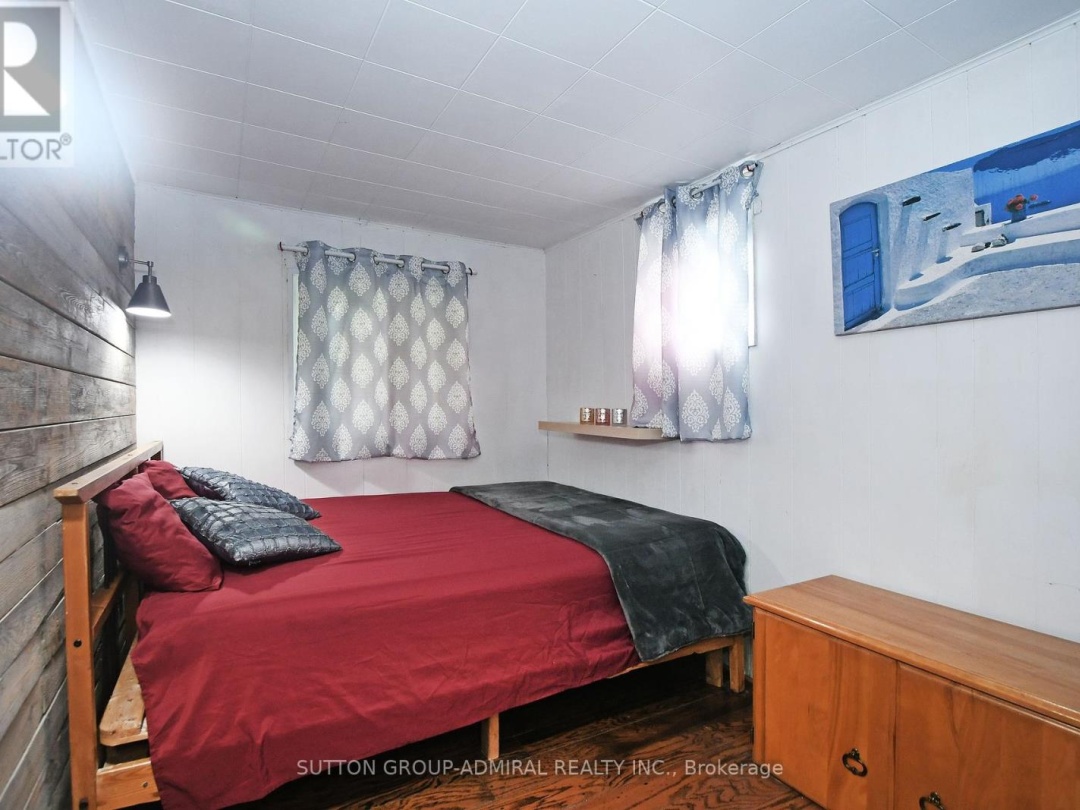 70 ANTIQUARY ROAD, Canal Lake