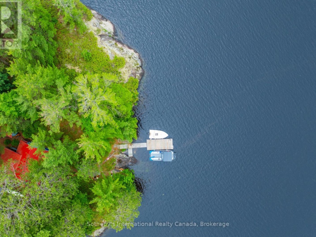 16Lk 1 Wolf Island, Kahshe Lake