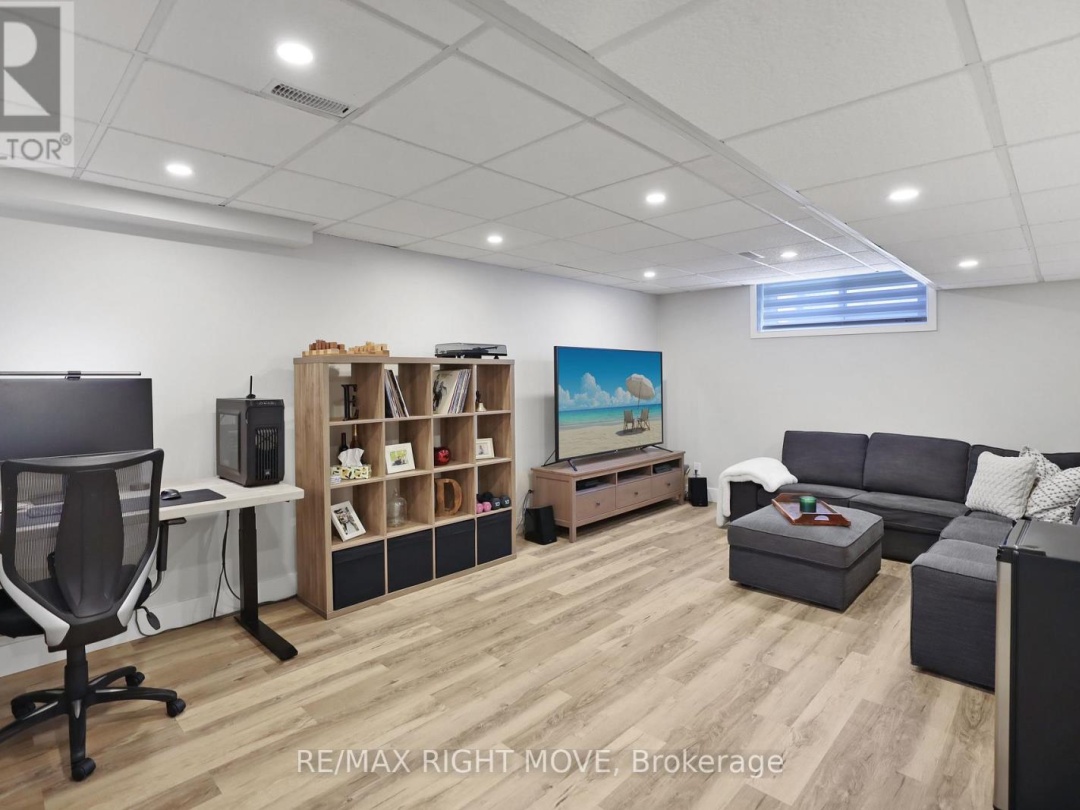 2900 LAKESIDE DRIVE, 