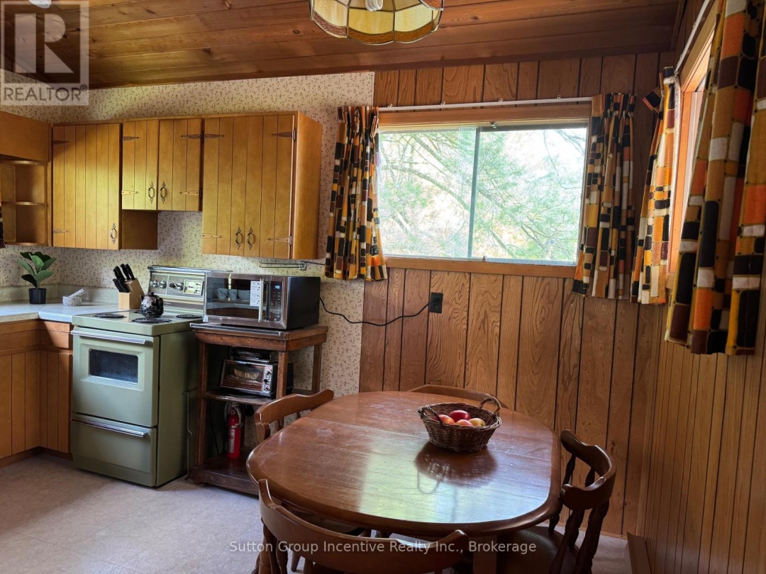 1017 Goldfinch Court, Sparrow Lake