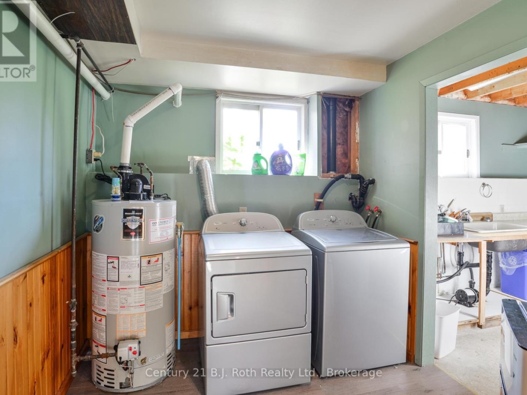 3 VINE STREET, 